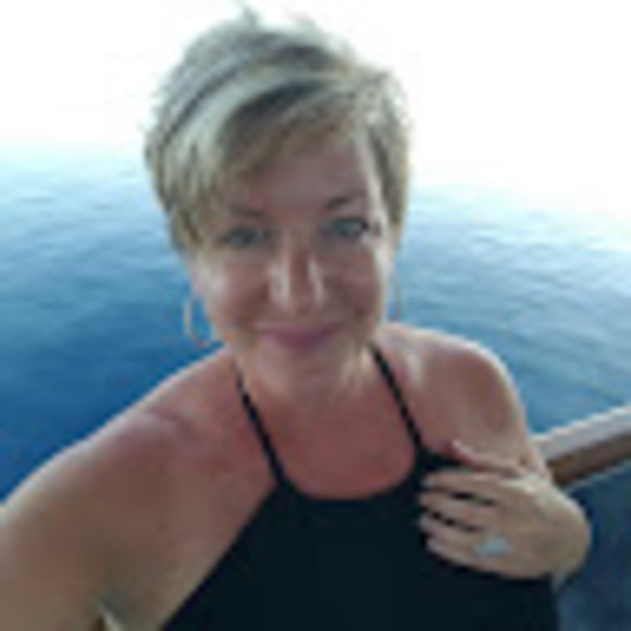 Meet your Posher, Stephanie - Picture 1 of 1